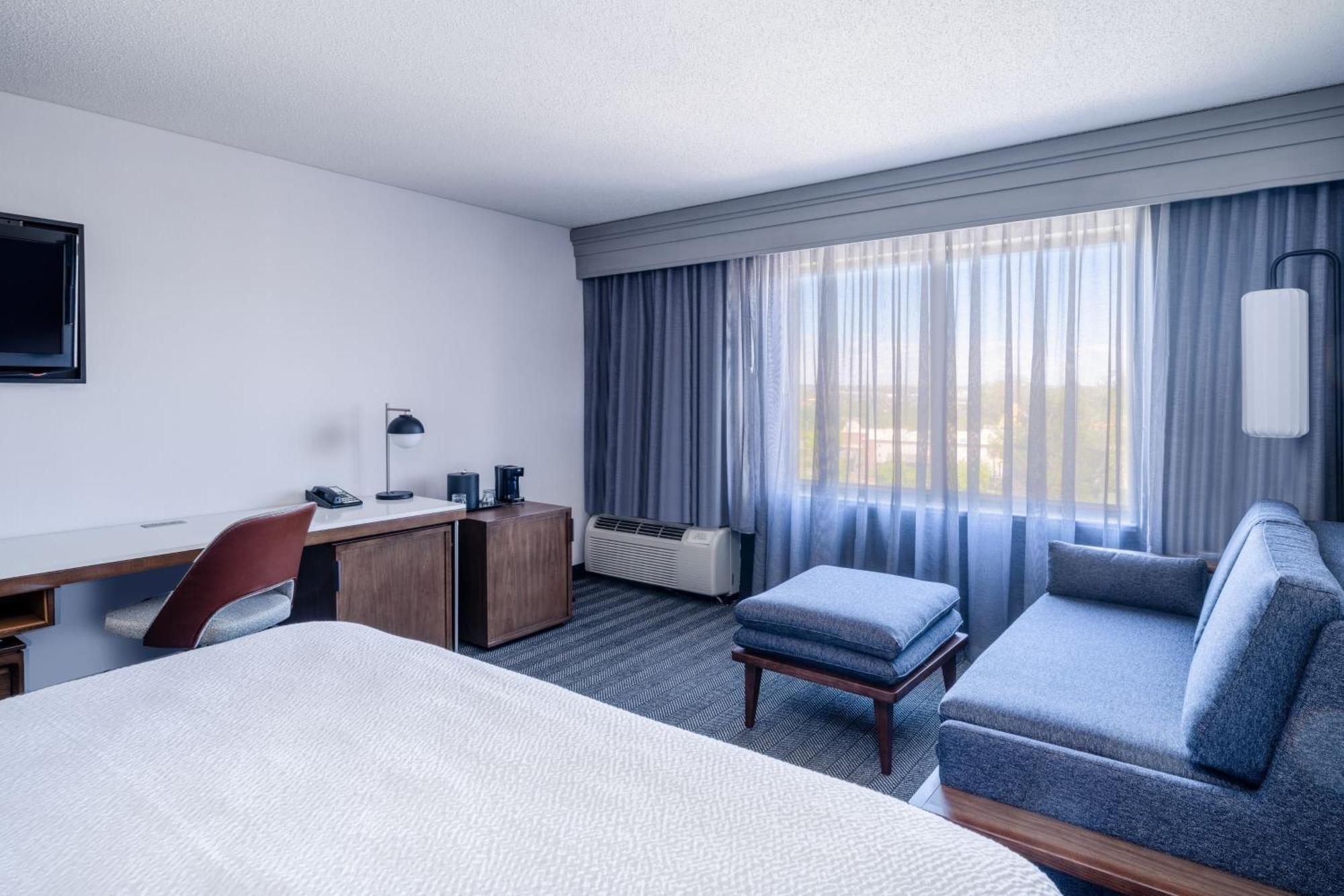 Courtyard By Marriott Colorado Springs South Hotel Eksteriør billede